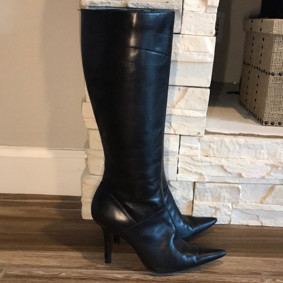 Nine West Shoes - Nine West zip up heeled boot